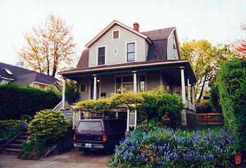 1904 Dutch Colonial Home close-in portland